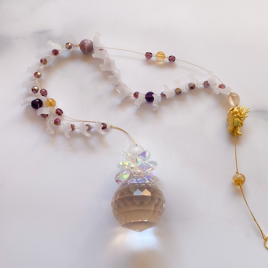 風水「漏財宅」（ろうざいたく）対策の龍のサンキャッチャー