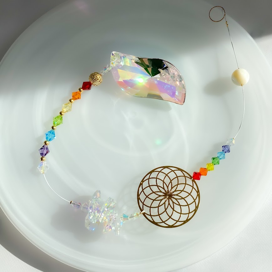 セルフセラピーを兼ねた最近のサンキャッチャー作り